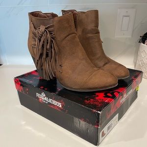 Fergaliciois booties size 11